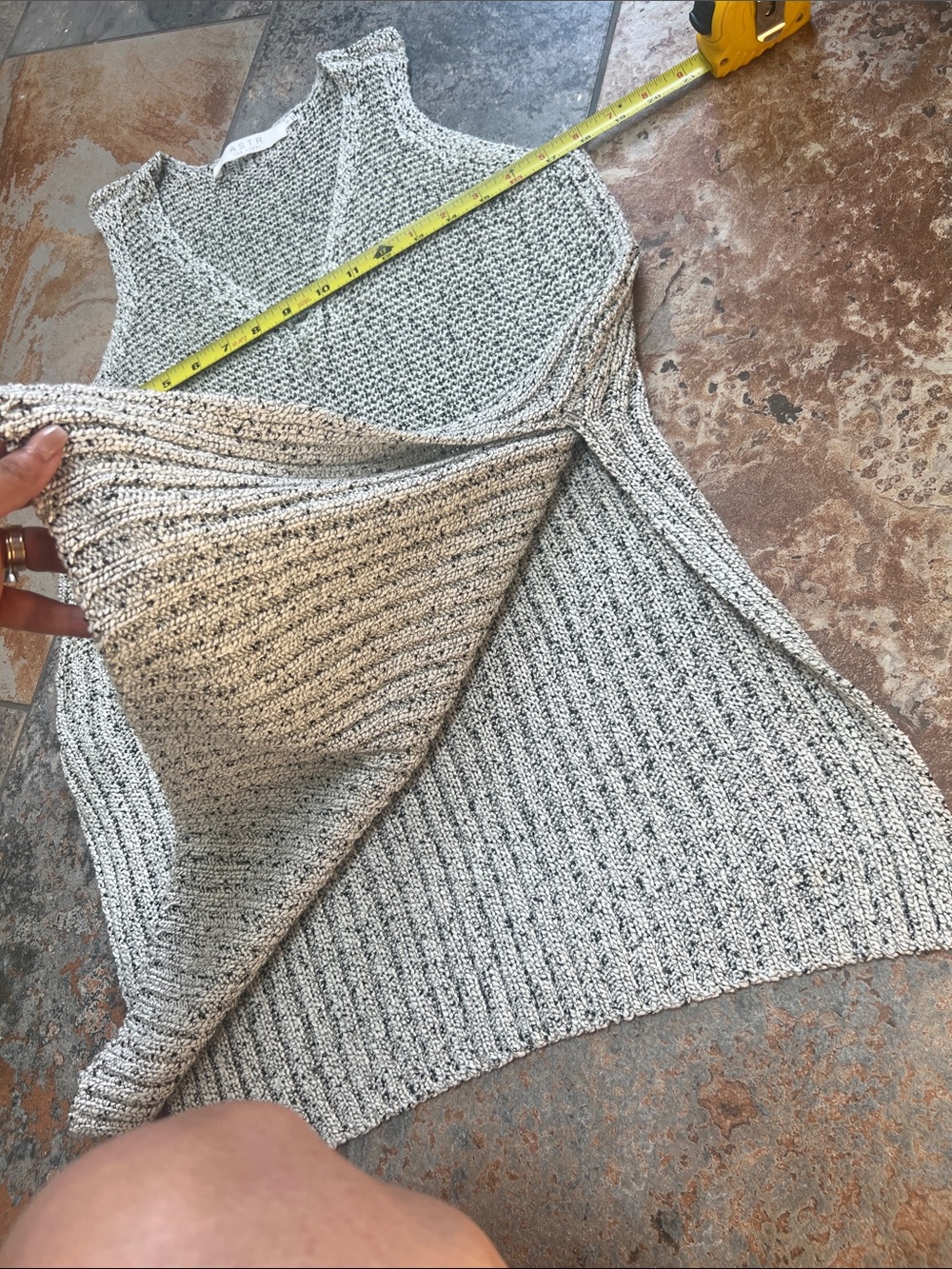 Astr Marled Gray and Cream V-Neck Knit Sleeveless Sweater - Picture 5 of 6